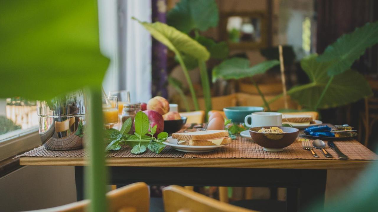 Aphrodite Art Hotel Aegina エクステリア 写真