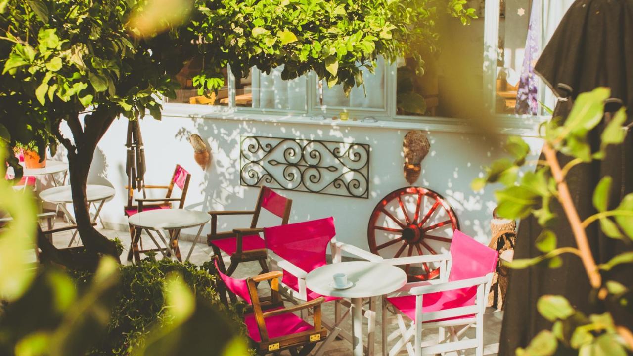 Aphrodite Art Hotel Aegina エクステリア 写真