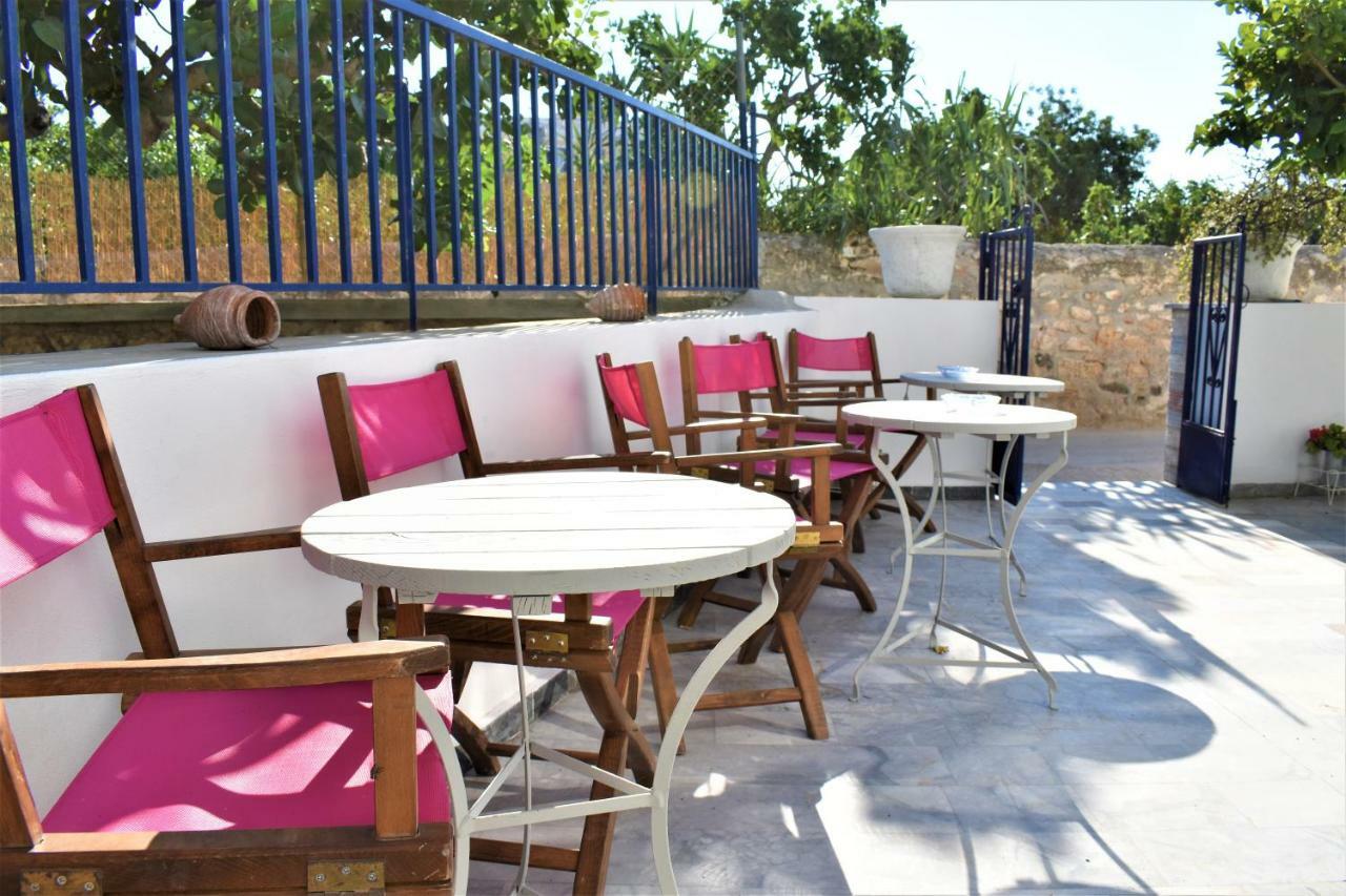 Aphrodite Art Hotel Aegina エクステリア 写真