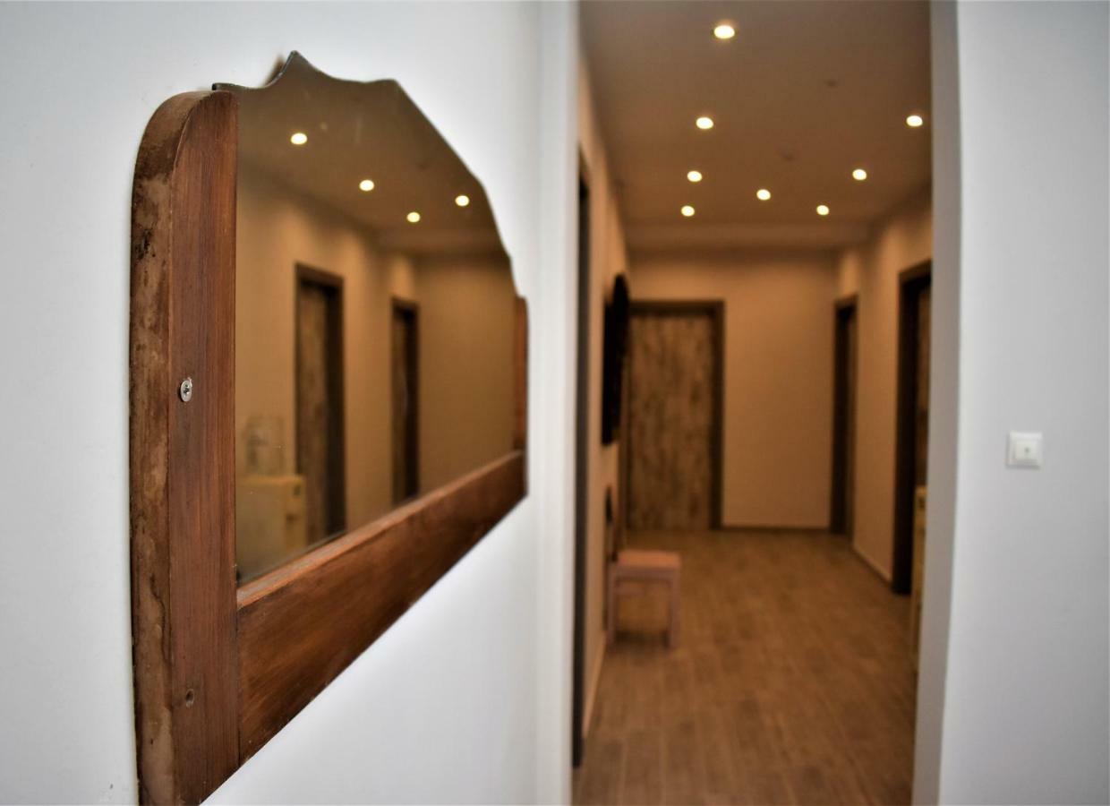 Aphrodite Art Hotel Aegina エクステリア 写真