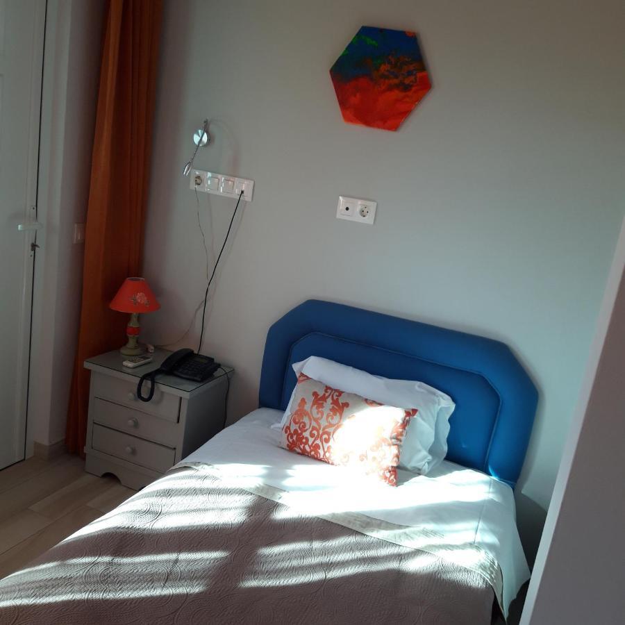 Aphrodite Art Hotel Aegina エクステリア 写真